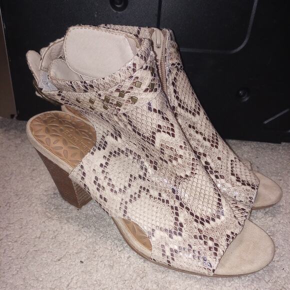 Women's Baretraps Snakeskin Taupe 7.5 Open Toe Heels Bootie Reining - Picture 1 of 1